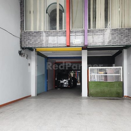 Puspita Homestay Mitra Reddoorz Bekasi Luaran gambar