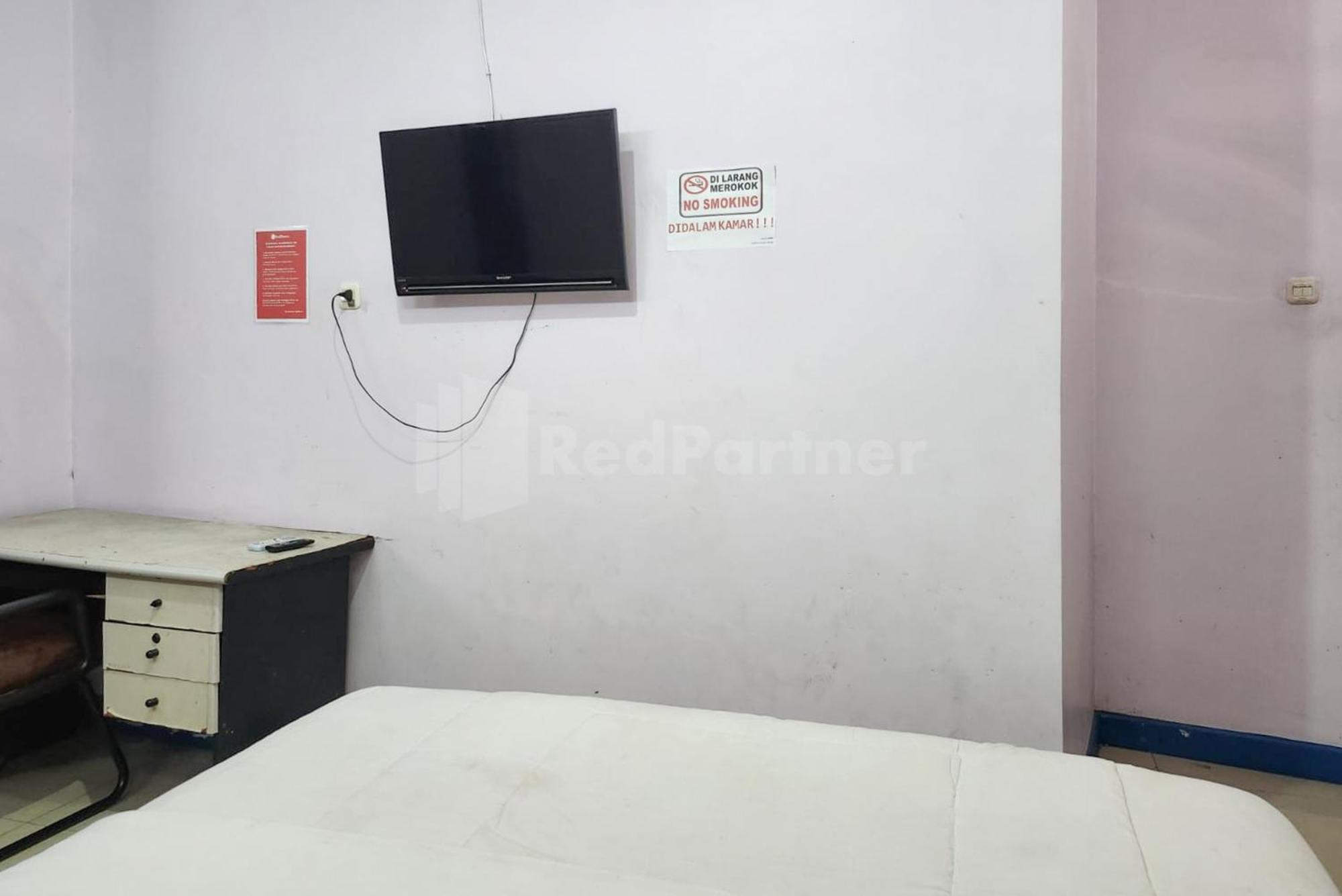 Puspita Homestay Mitra Reddoorz Bekasi Luaran gambar