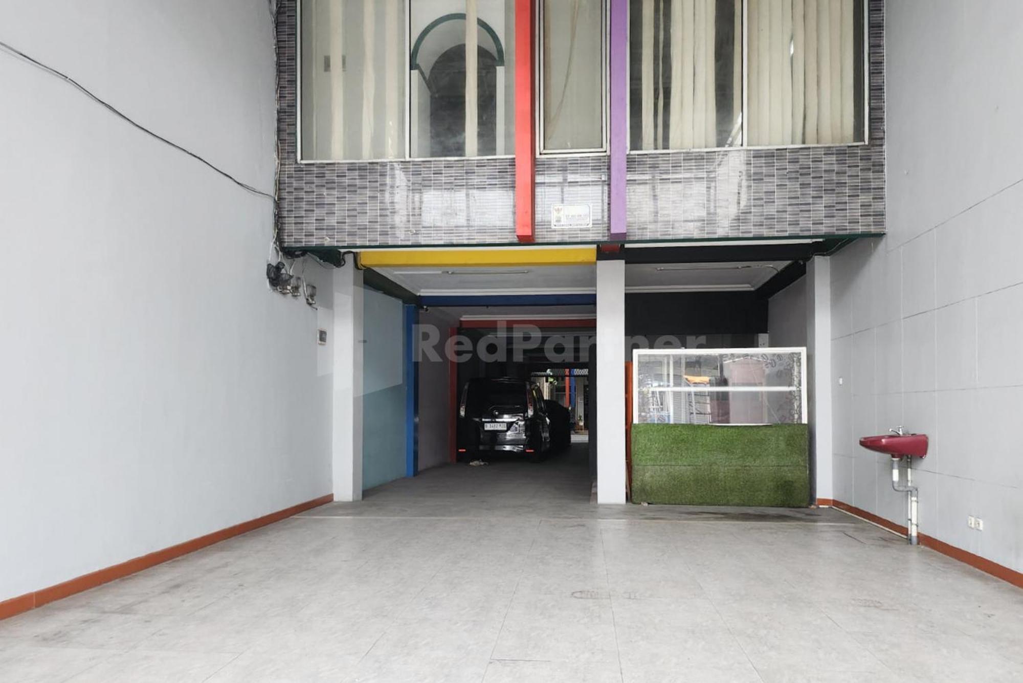 Puspita Homestay Mitra Reddoorz Bekasi Luaran gambar