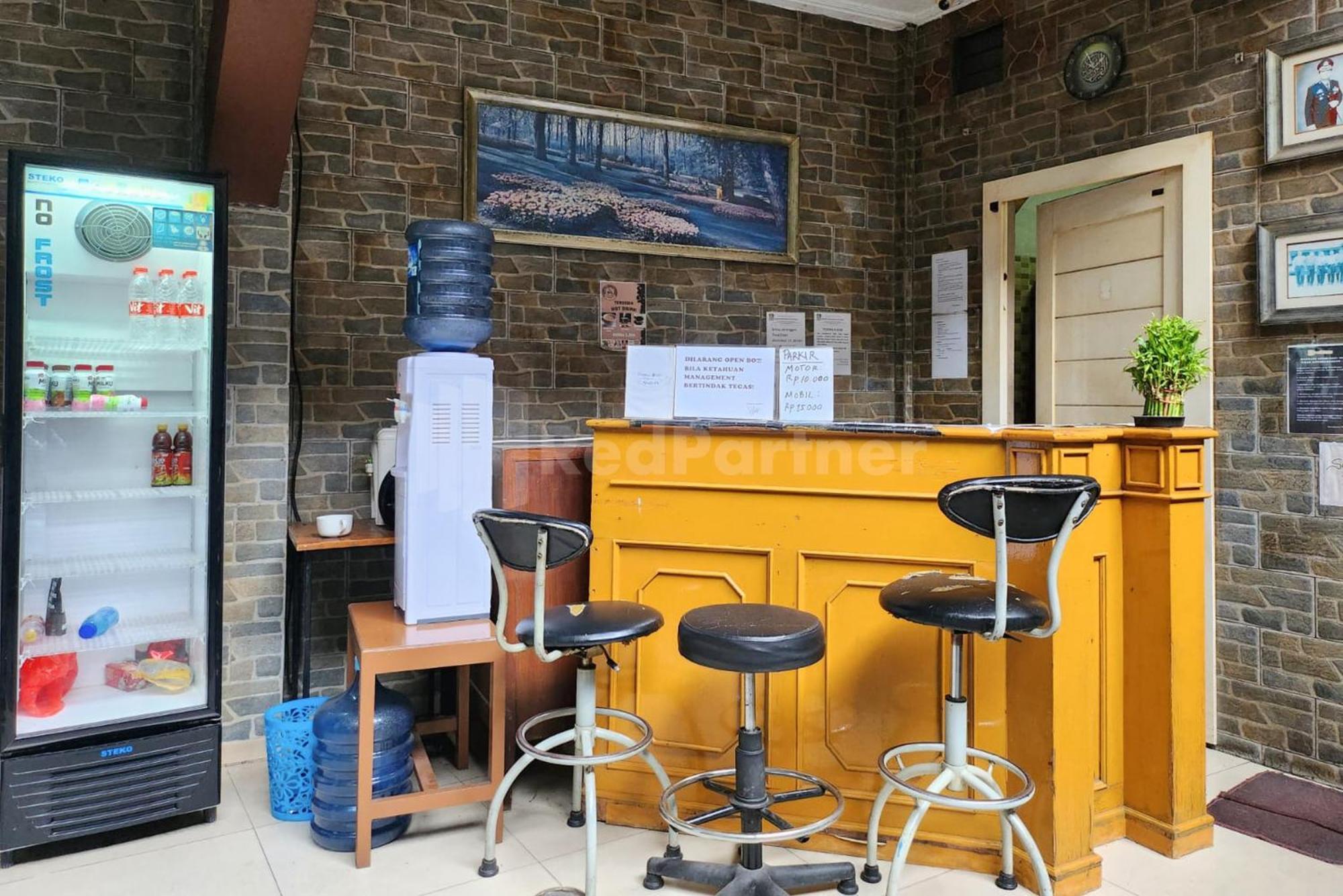 Puspita Homestay Mitra Reddoorz Bekasi Luaran gambar