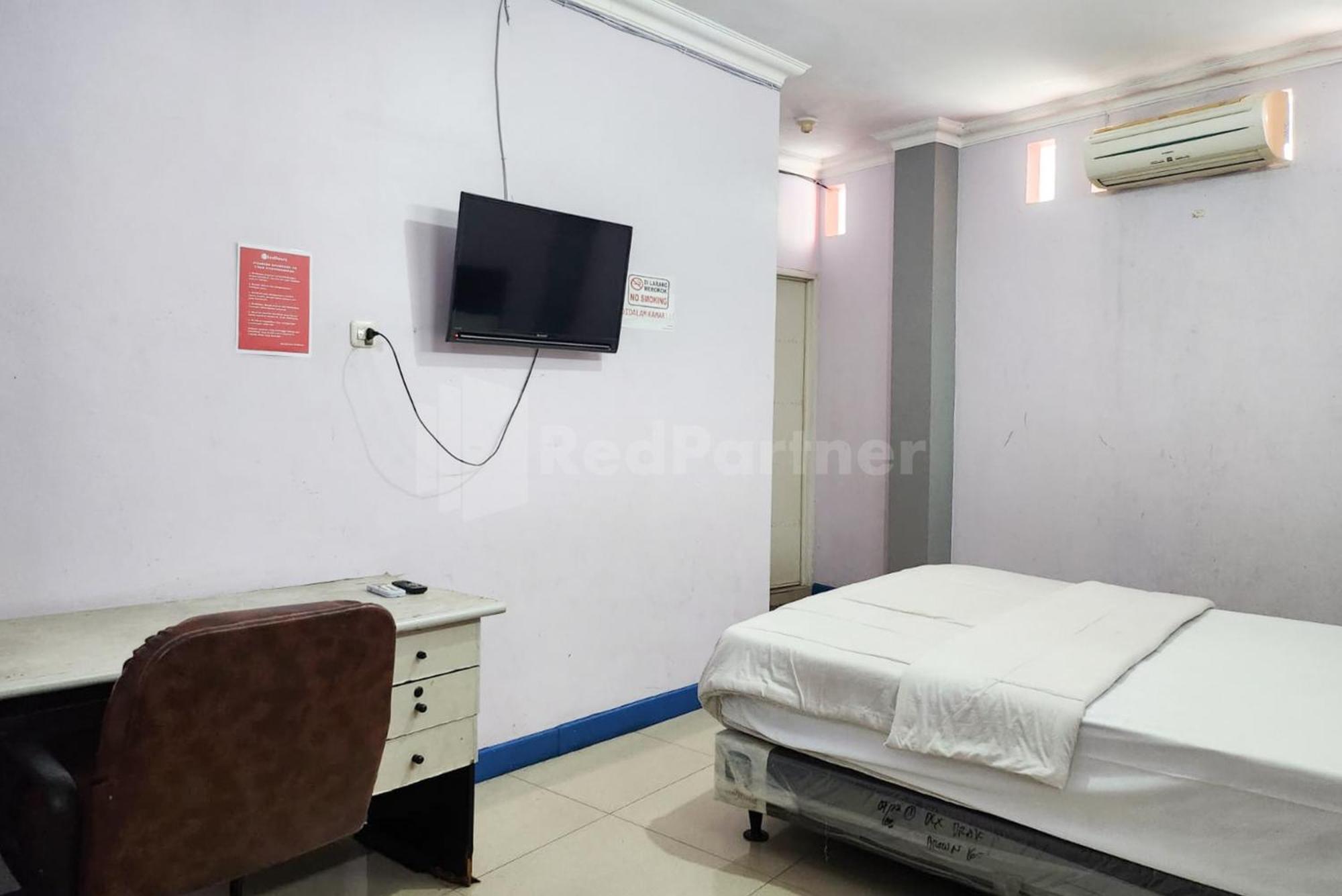 Puspita Homestay Mitra Reddoorz Bekasi Luaran gambar