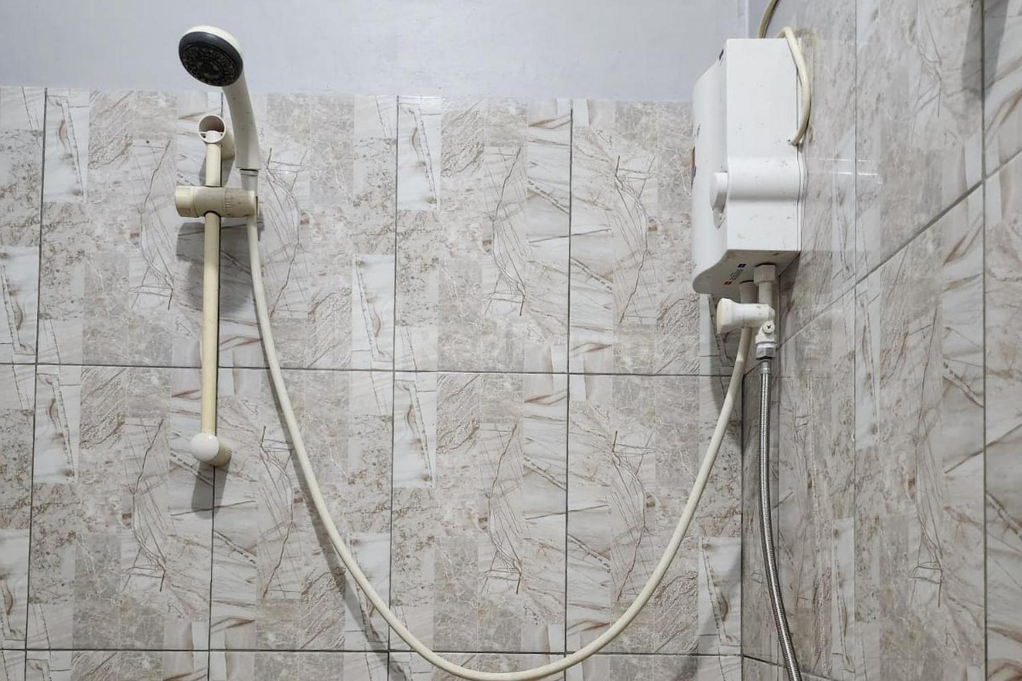 Puspita Homestay Mitra Reddoorz Bekasi Luaran gambar