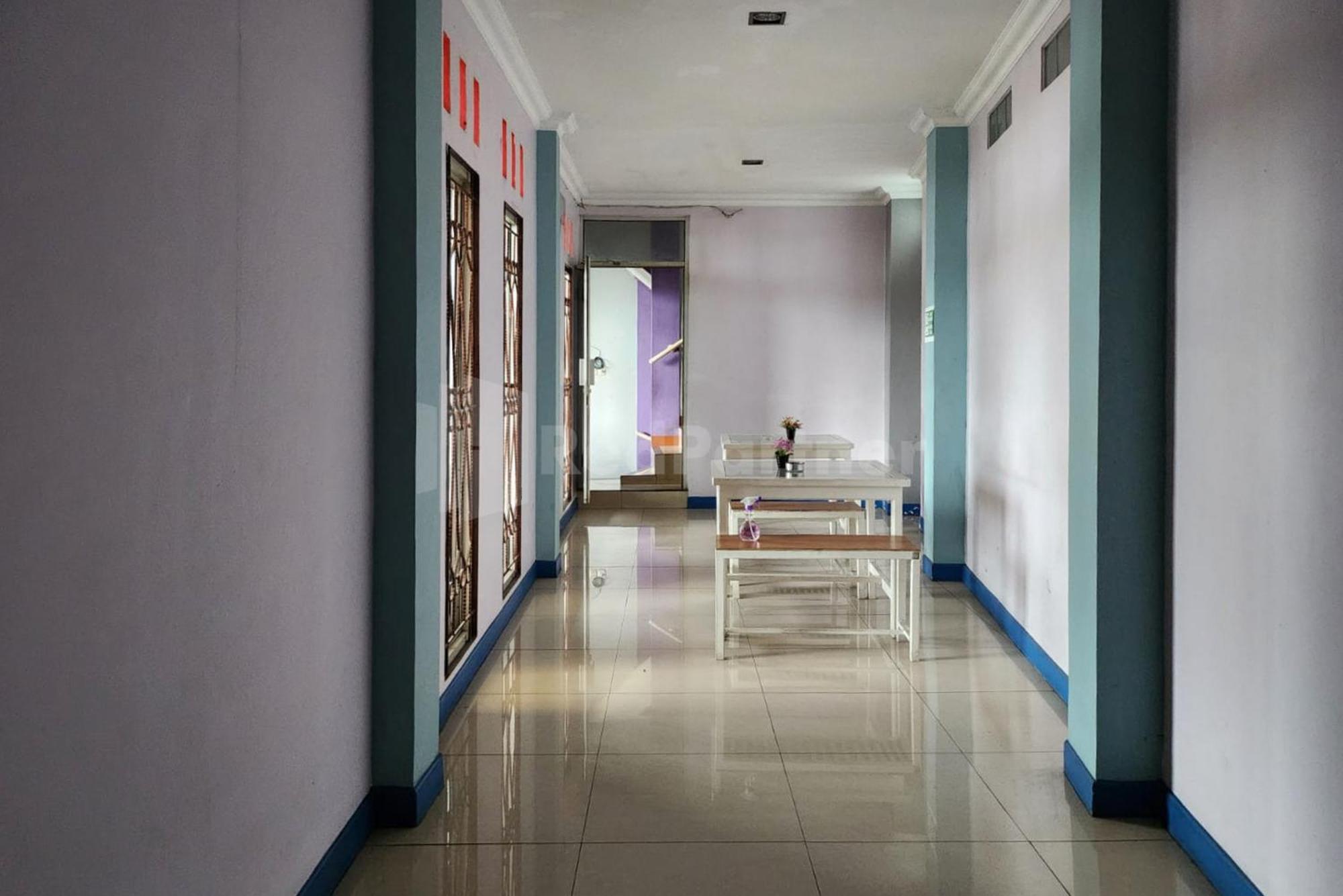 Puspita Homestay Mitra Reddoorz Bekasi Luaran gambar
