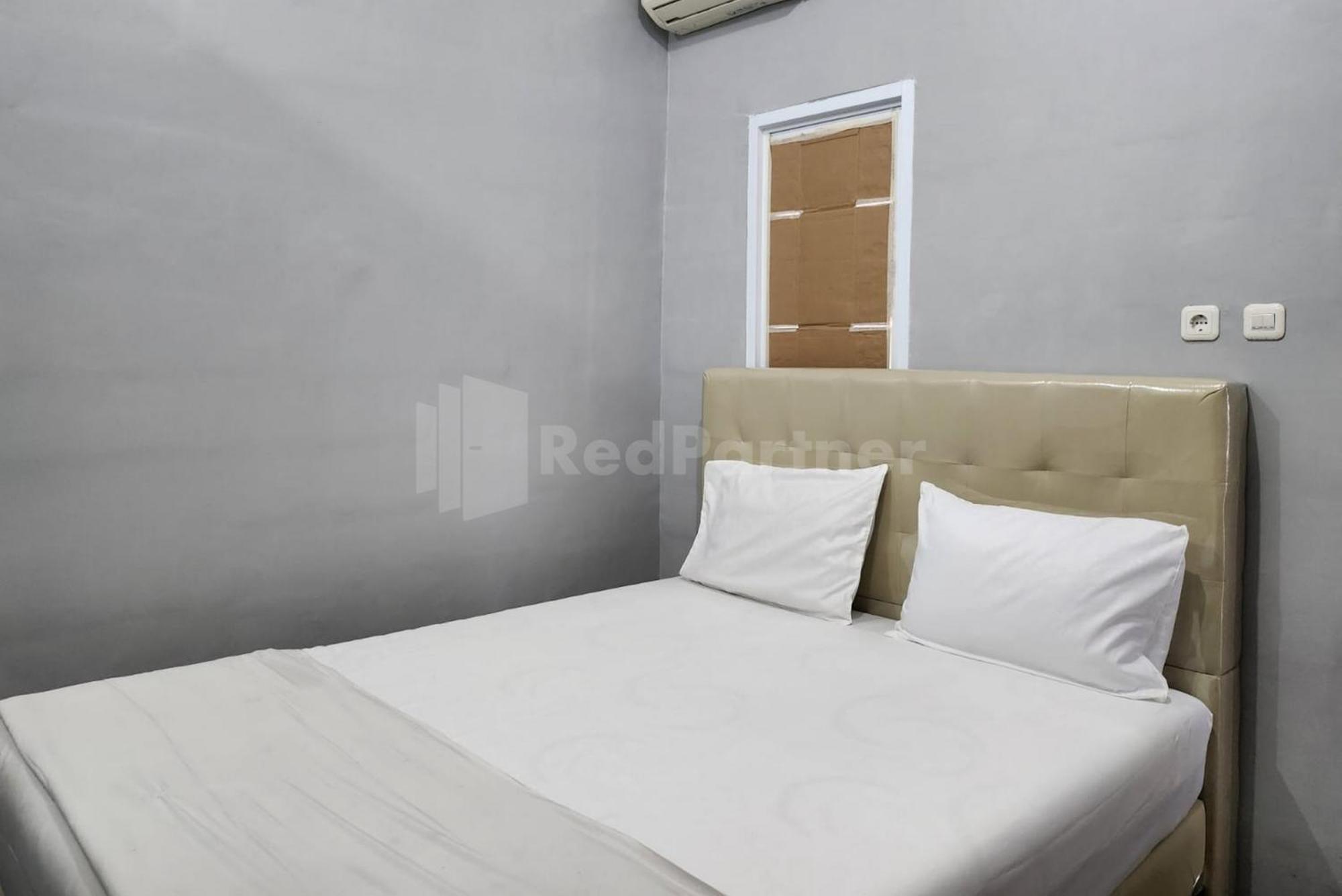 Puspita Homestay Mitra Reddoorz Bekasi Luaran gambar