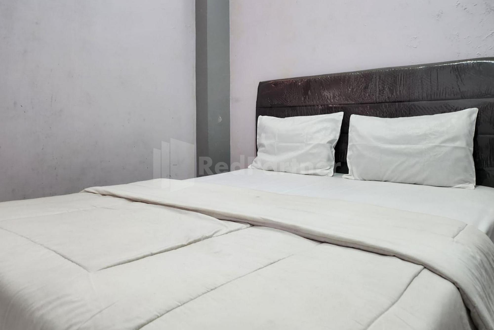 Puspita Homestay Mitra Reddoorz Bekasi Luaran gambar