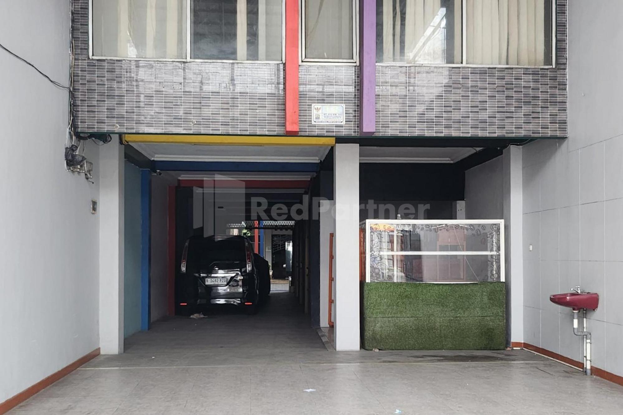 Puspita Homestay Mitra Reddoorz Bekasi Luaran gambar