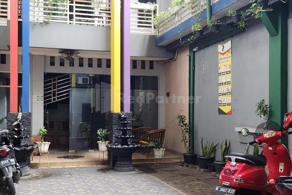 Puspita Homestay Mitra Reddoorz Bekasi Luaran gambar